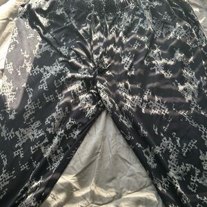 Roaman’s 18/20 Black Abstract Print Jogging Pants